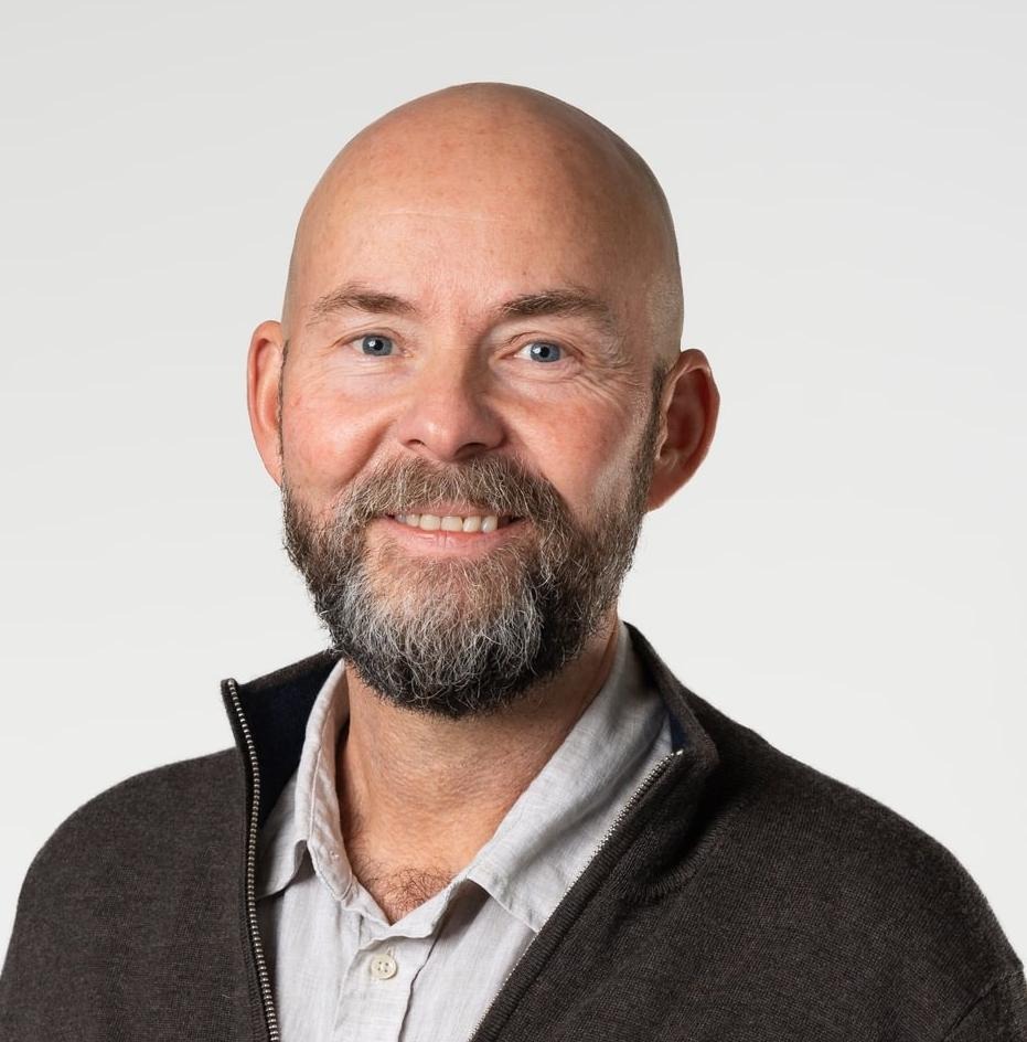 Kobra (Farzaneh) Etminani